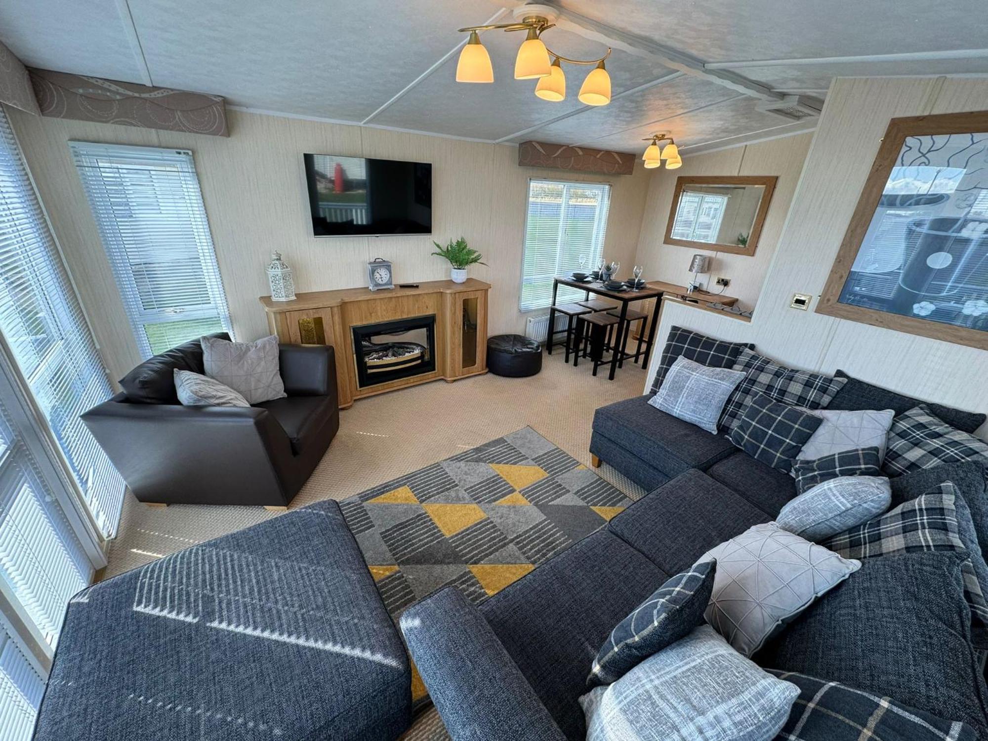 Millfields Holiday Park - The Balmoral - Coastal Caravan Breaks Инголдмелс Екстериор снимка