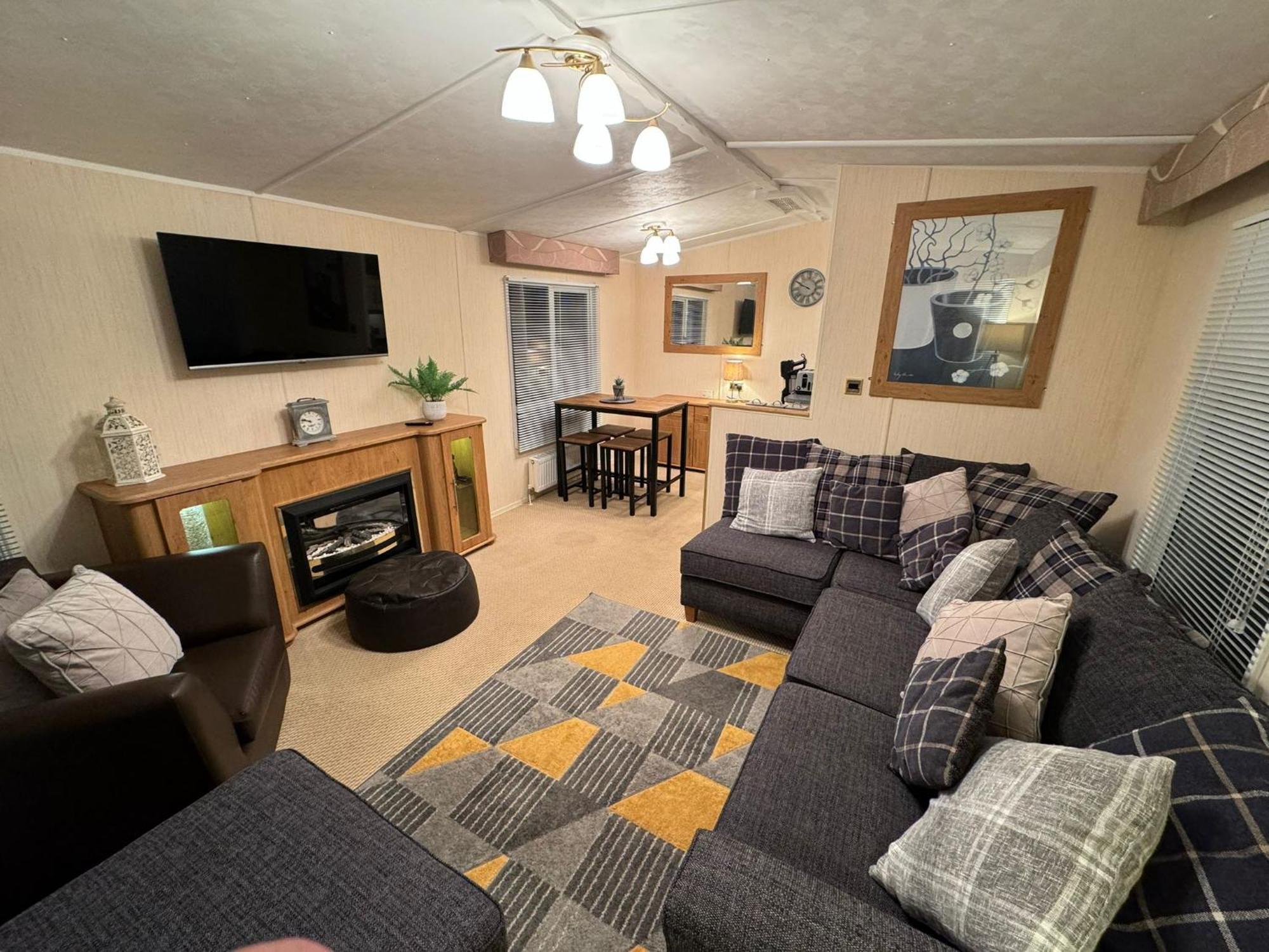 Millfields Holiday Park - The Balmoral - Coastal Caravan Breaks Инголдмелс Екстериор снимка